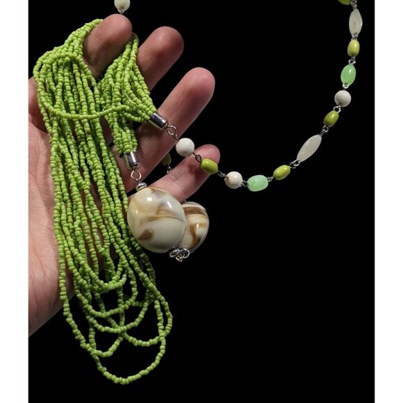 Vintage Fairycore Green Glass And Acrylic Beaded Necklace - Picture 6 of 7